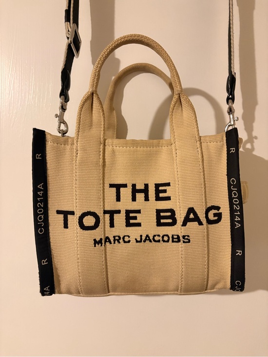Marc Jacobs Handbags - Marc Jacobs Beige Canvas 'The Tote Bag' with Black Logo